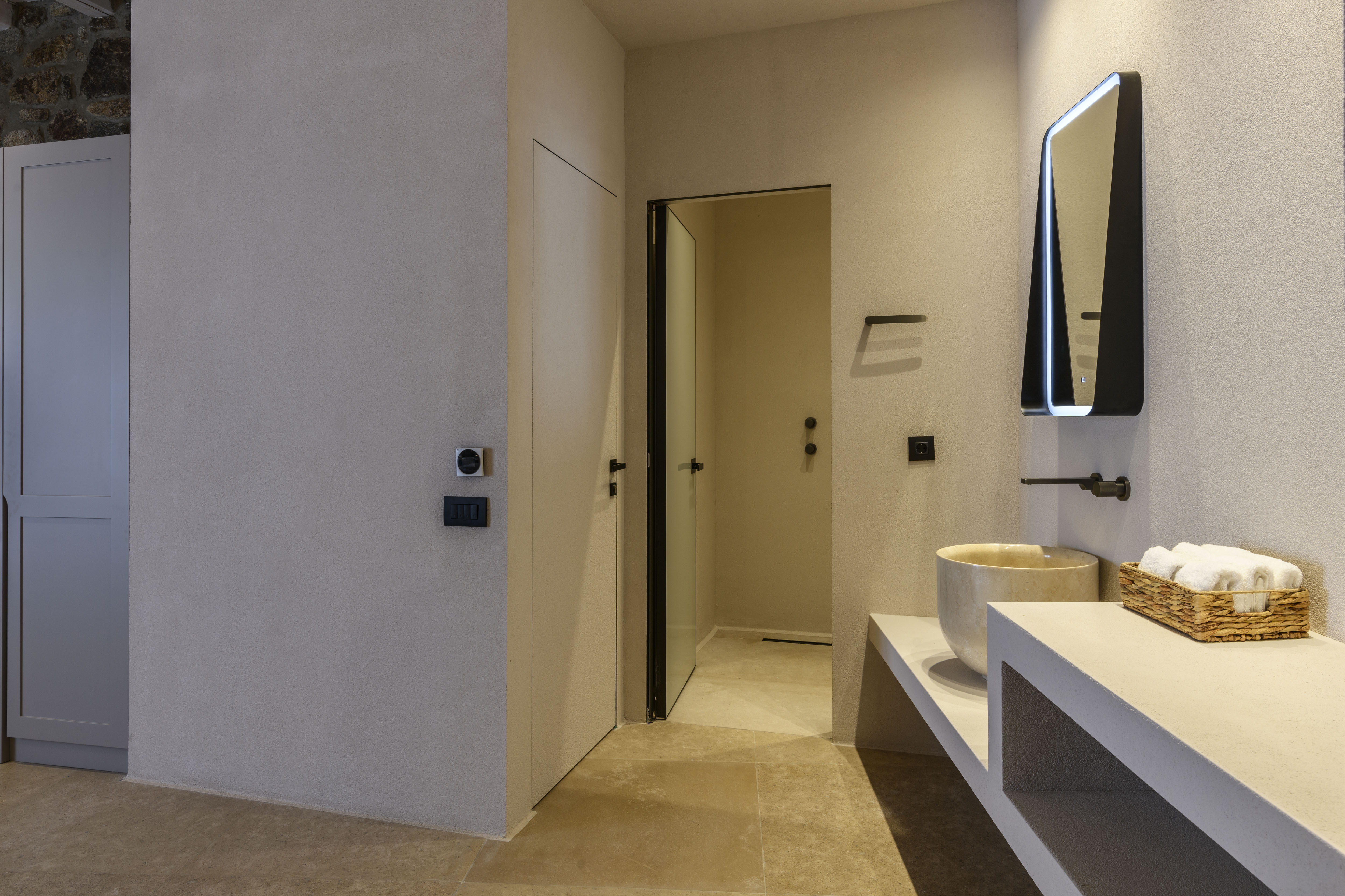 Gallery thumbnail 12