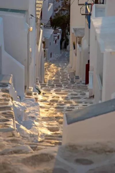 Mykonos town/ LOFT :: frame 18
