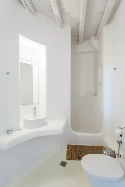 Villa Garnet :: frame 4