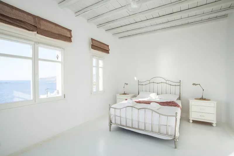 Villa Garnet :: frame 8