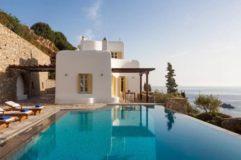 Villa Aphrodite :: frame 8