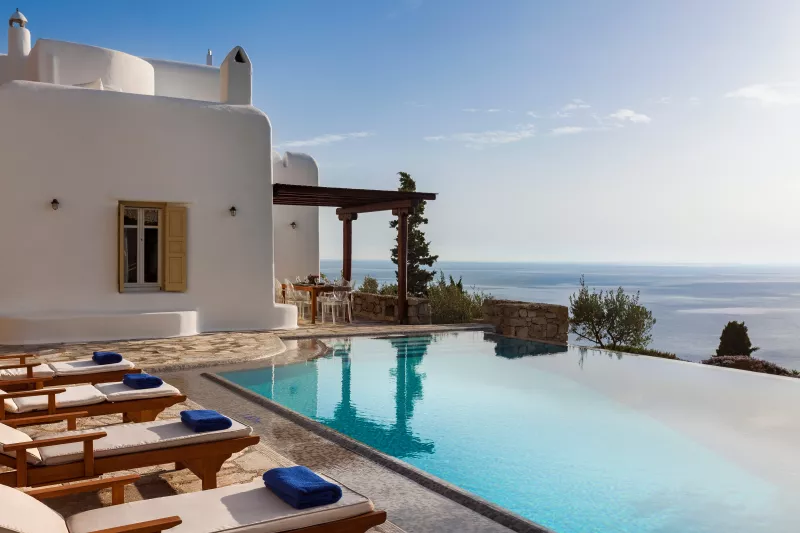 Villa Aphrodite :: frame 10