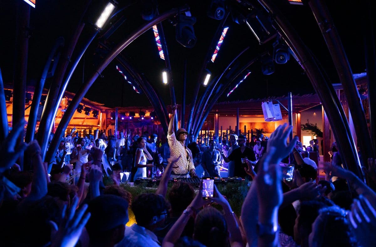 Black Coffee at SantAnna Mykonos 2026: VIP Tables, Dates, Prices & Last Available Reservations